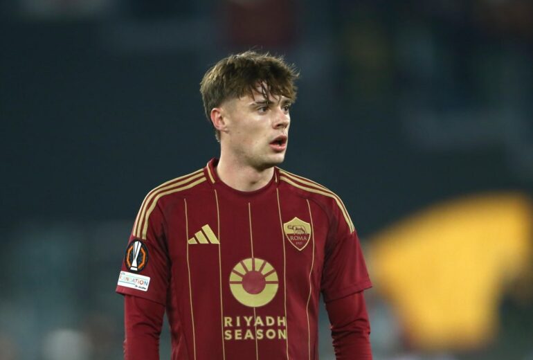 Zalewski Banner: Roma Fans Display Harsh Message During Atalanta Match