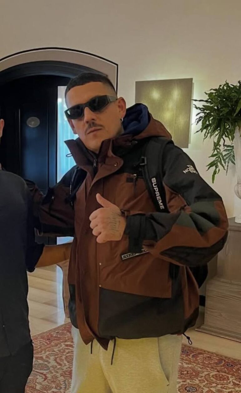Noyz Narcos wears Montella shirt at concert, salutes Roma with 'Forza Magica'