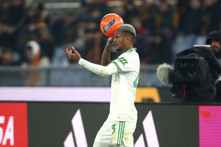Wesley sent off in stoppage time as Cannes stuns Roma bench with red card decision
