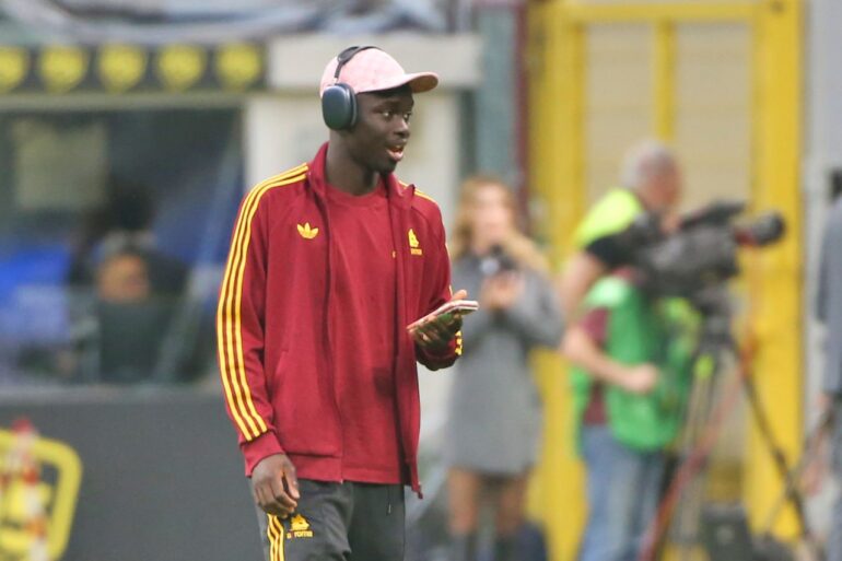 Vaz absent from Roma training over transfer concerns