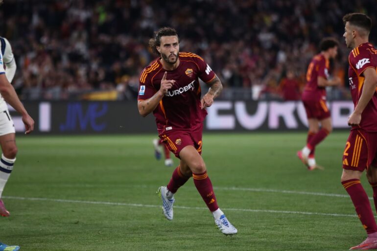 Roma activates renewal clause for Hermoso