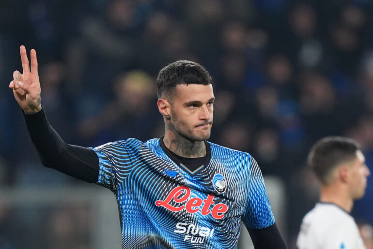 Milan and Roma locked in battle for Atalanta striker Scamacca