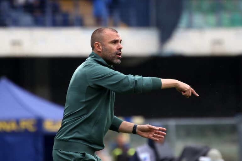 Verona seek dignified final day as Roma chase Champions League