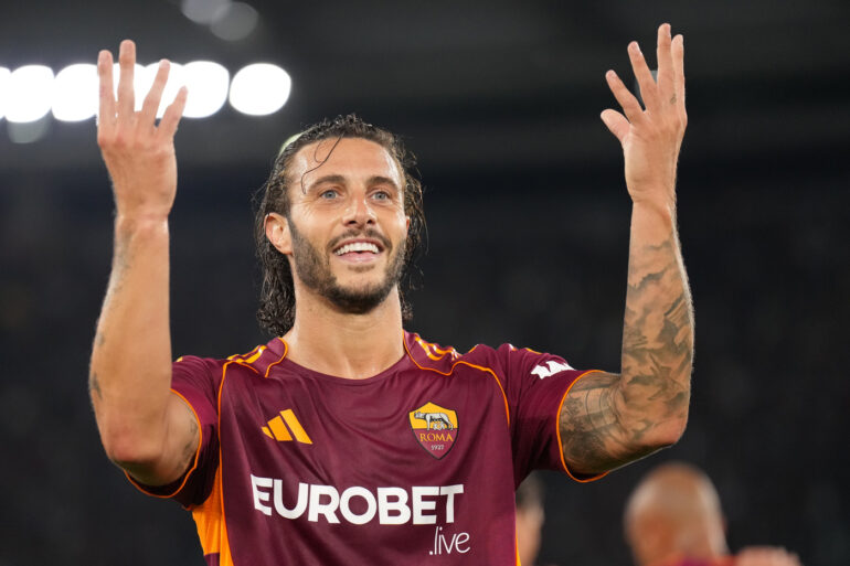 Roma vs Fiorentina: Hermoso delivers record-class performance matching Smalling