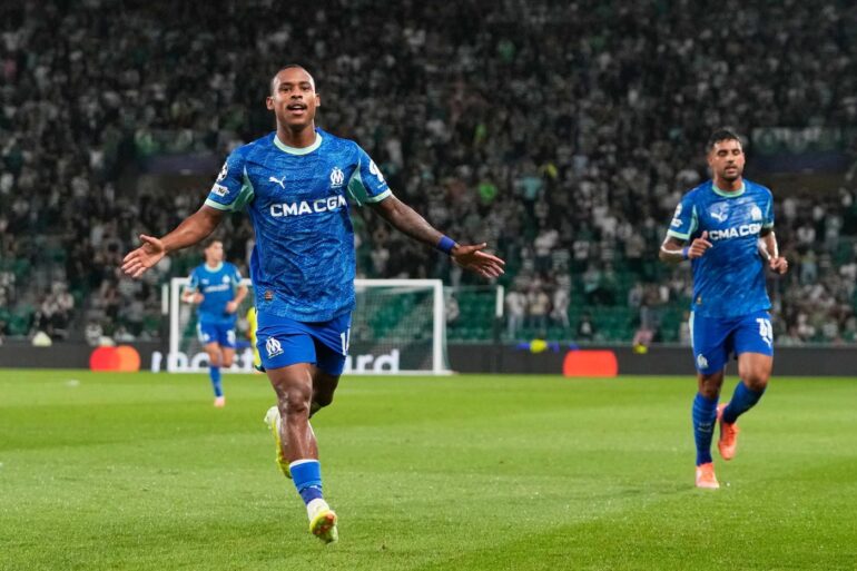 Paixao: The Art of Dribbling and Pace Change