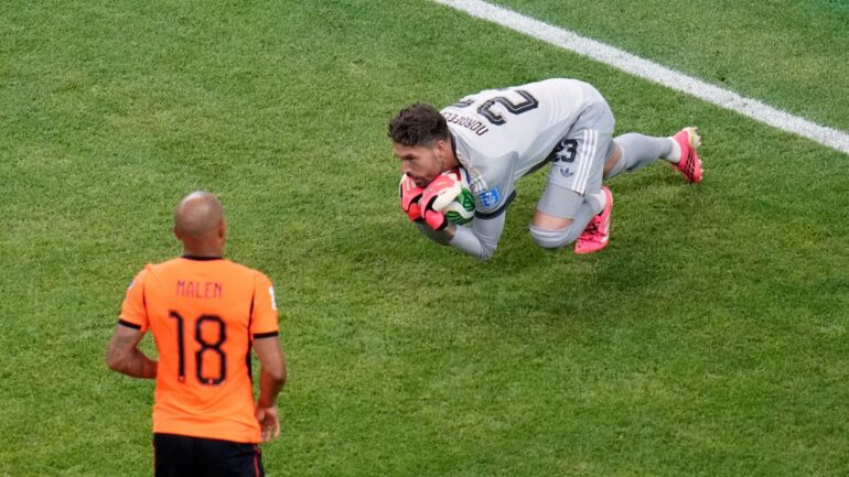Netherlands dominant in World Cup 2026 qualifying; Malen struggles to impress Koeman
