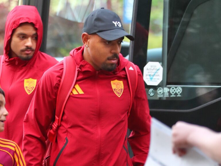 Malen shines on Roma return with hat-trick against Fiorentina, leaving World Cup frustration behind