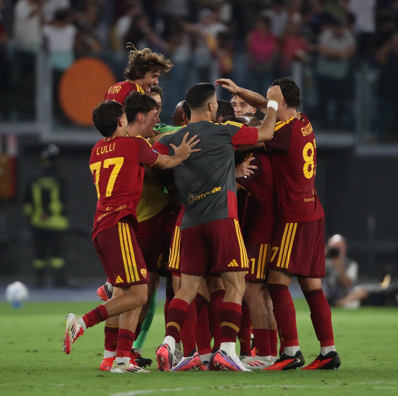 Roma depart for Istanbul to begin Champions League group phase