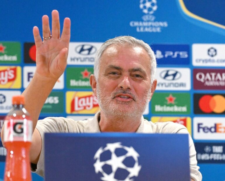 Mourinho: atmosphere favours Roma; Rüdiger's experience may prove crucial