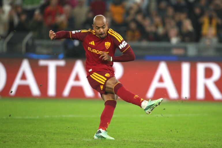 Malen and Hojlund set for striker duel as Roma travel to Napoli