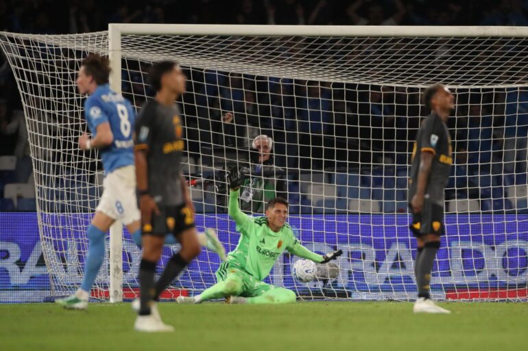 Roma come from behind at Napoli to escape first league defeat of the season, tactical analysis