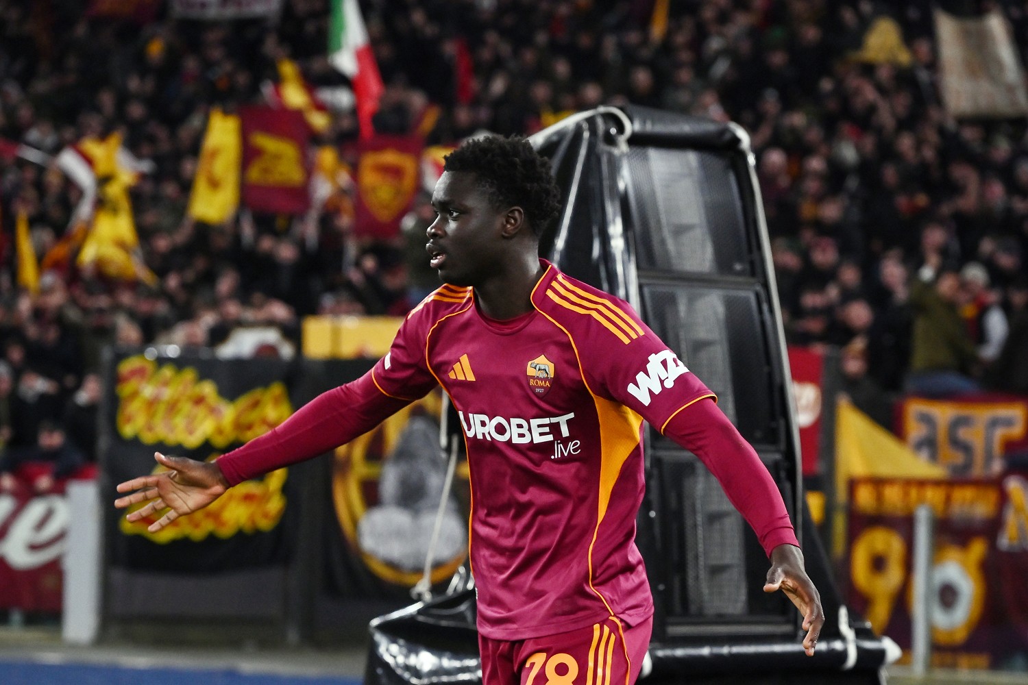 Vaz close to Hull City loan with €30m buyout option as Roma seek Premier League exit