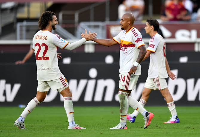 Malen unstoppable as Roma sweep past Torino to maintain perfect start